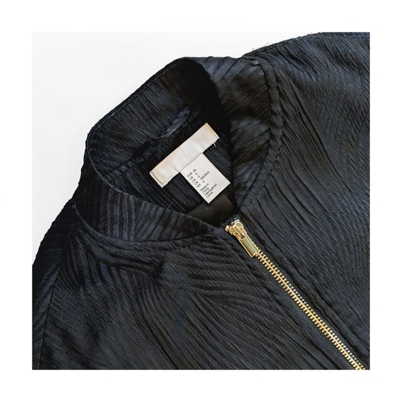 H&M Black Textured Bomber Jacket - Picture 4 of 4